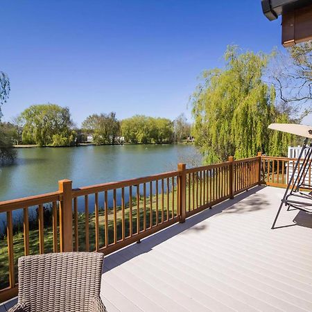 Stunning Lodge With Free Wifi For Hire At Carlton Meres In Suffolk Ref 60013M Saxmundham Ngoại thất bức ảnh