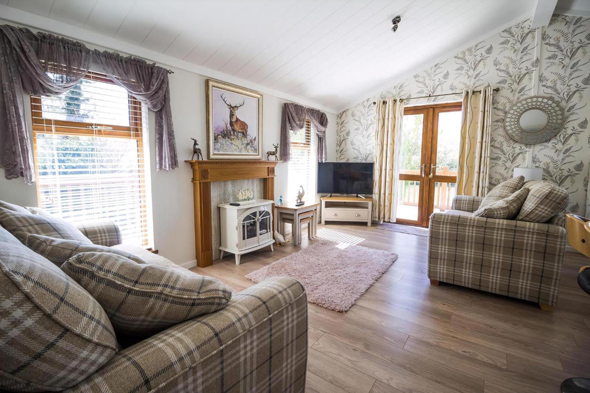 Stunning Lodge With Free Wifi For Hire At Carlton Meres In Suffolk Ref 60013M Saxmundham Ngoại thất bức ảnh