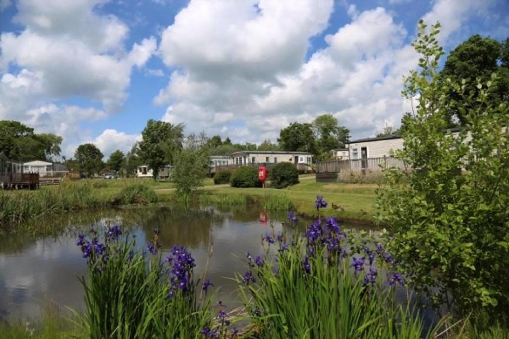Stunning Lodge With Free Wifi For Hire At Carlton Meres In Suffolk Ref 60013M Saxmundham Ngoại thất bức ảnh